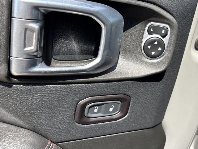 Used 2018 Jeep Wrangler Unlimited Rubicon w/ Dual Top Group AWD/4WD image 24