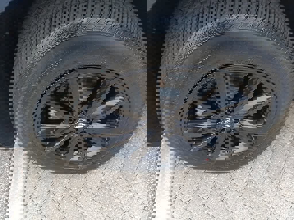 Used 2025 Acura RDX SH-AWD image 9