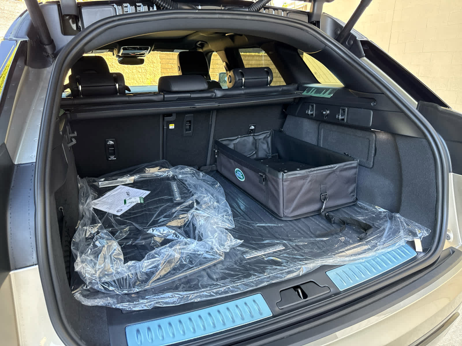 New 2026 Land Rover Range Rover Velar Dynamic SE image 20