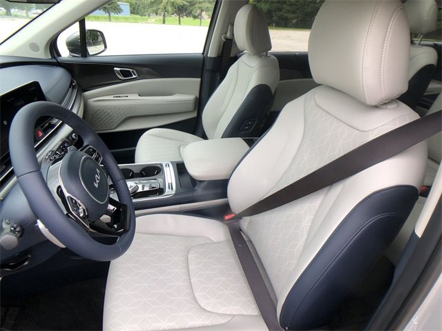 New 2026 Kia Carnival SX w/ SX Dark Edition Package image 11