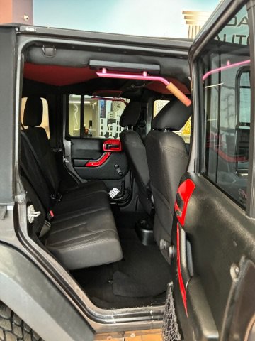 Used 2018 Jeep Wrangler Unlimited Sport w/ Connectivity Group AWD/4WD image 30