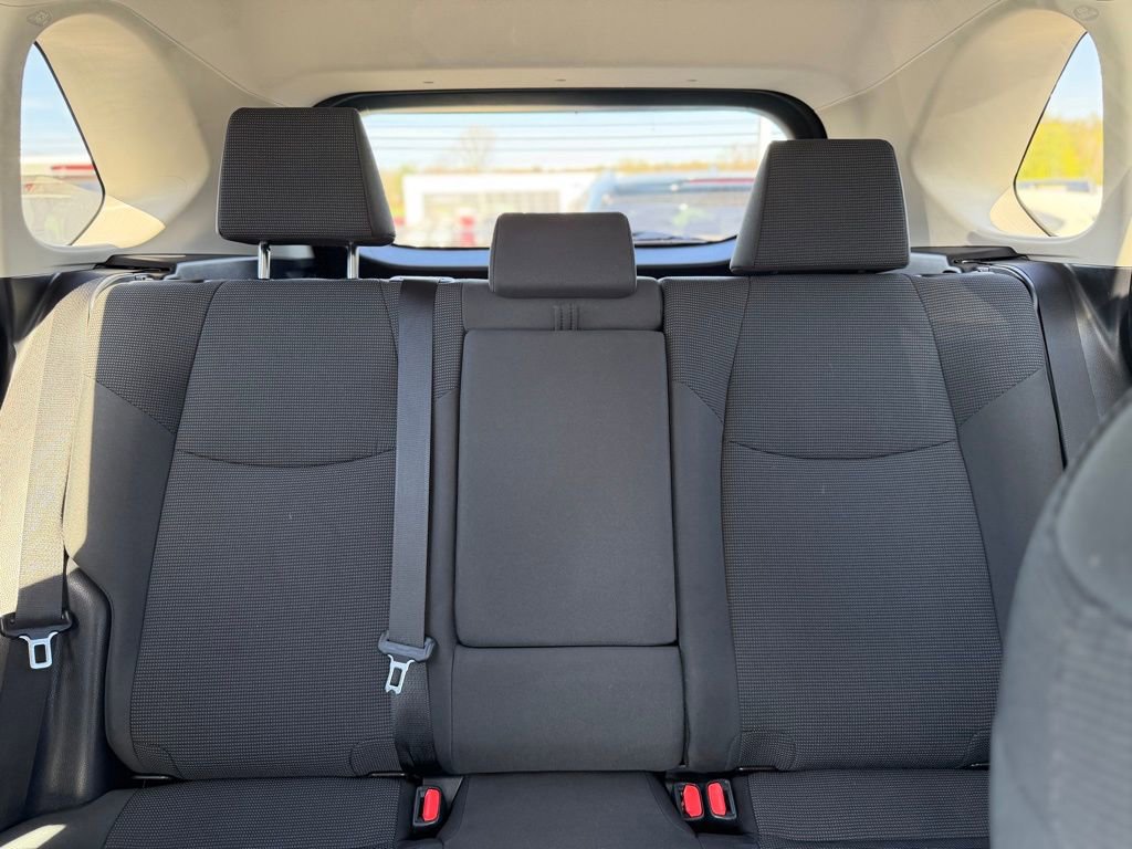 Used 2019 Toyota RAV4 LE AWD/4WD image 24