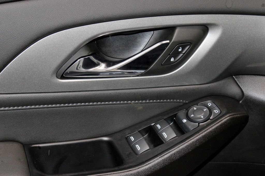 Used 2023 Chevrolet Traverse LT FWD image 24