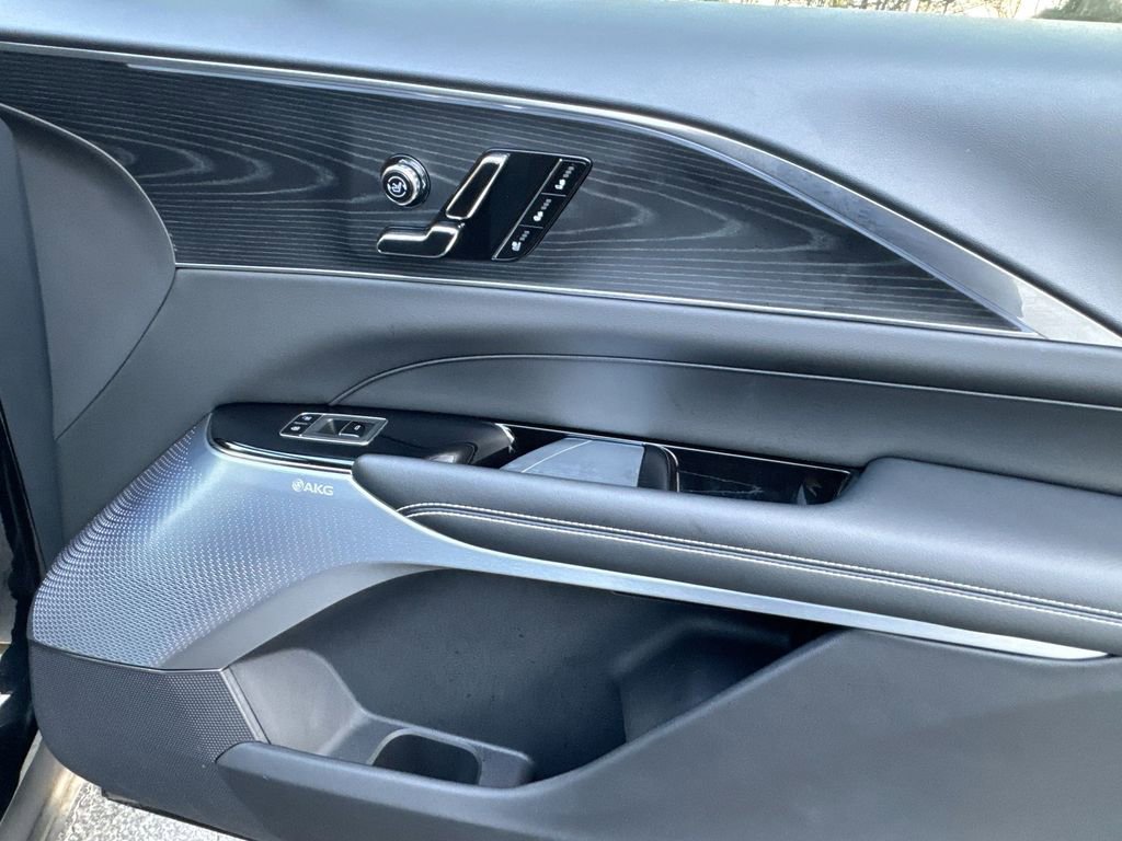 Used 2024 Cadillac Lyriq Sport image 32