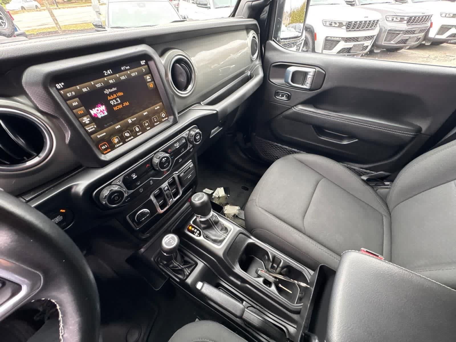 Used 2022 Jeep Wrangler Unlimited Sahara AWD/4WD image 20