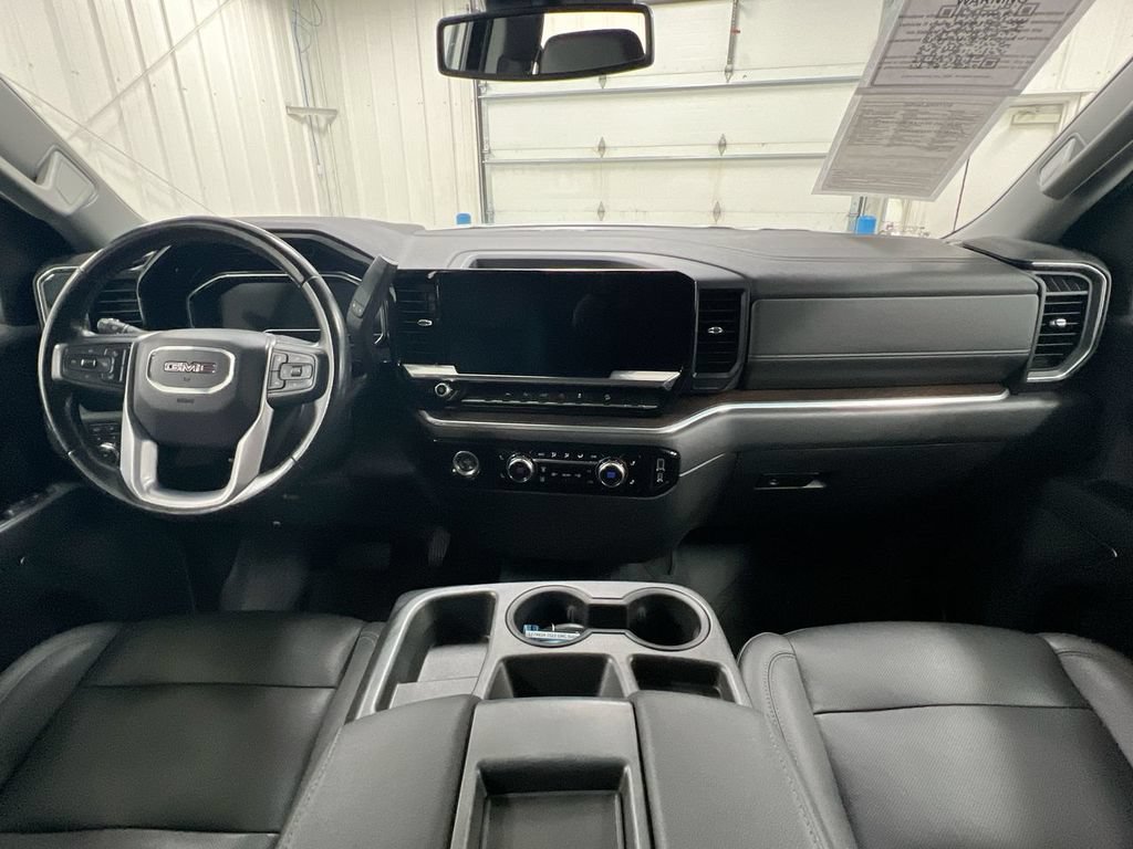 Used 2022 GMC Sierra 1500 SLT AWD/4WD image 10