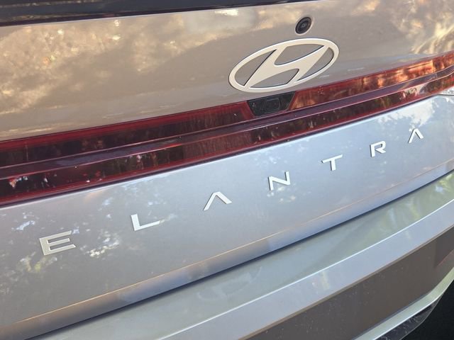 Used 2025 Hyundai Elantra Sport image 6