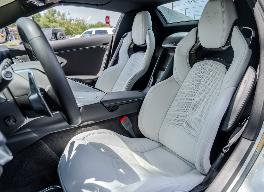 Used 2023 Chevrolet Corvette Stingray Preferred Conv w/ Z51 Performance Package RWD image 19