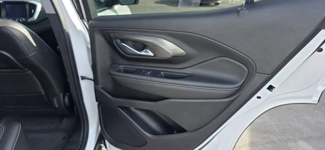 Used 2024 GMC Terrain SLT image 12