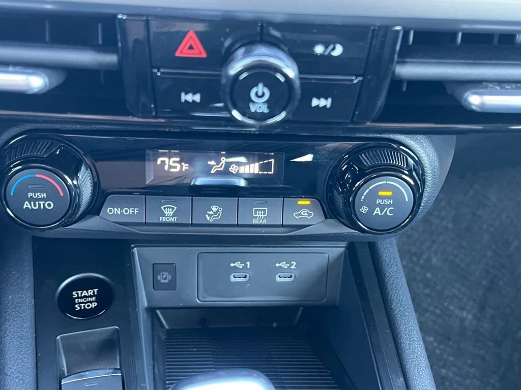 New 2026 Nissan Kicks SV w/ Illumination Package image 4