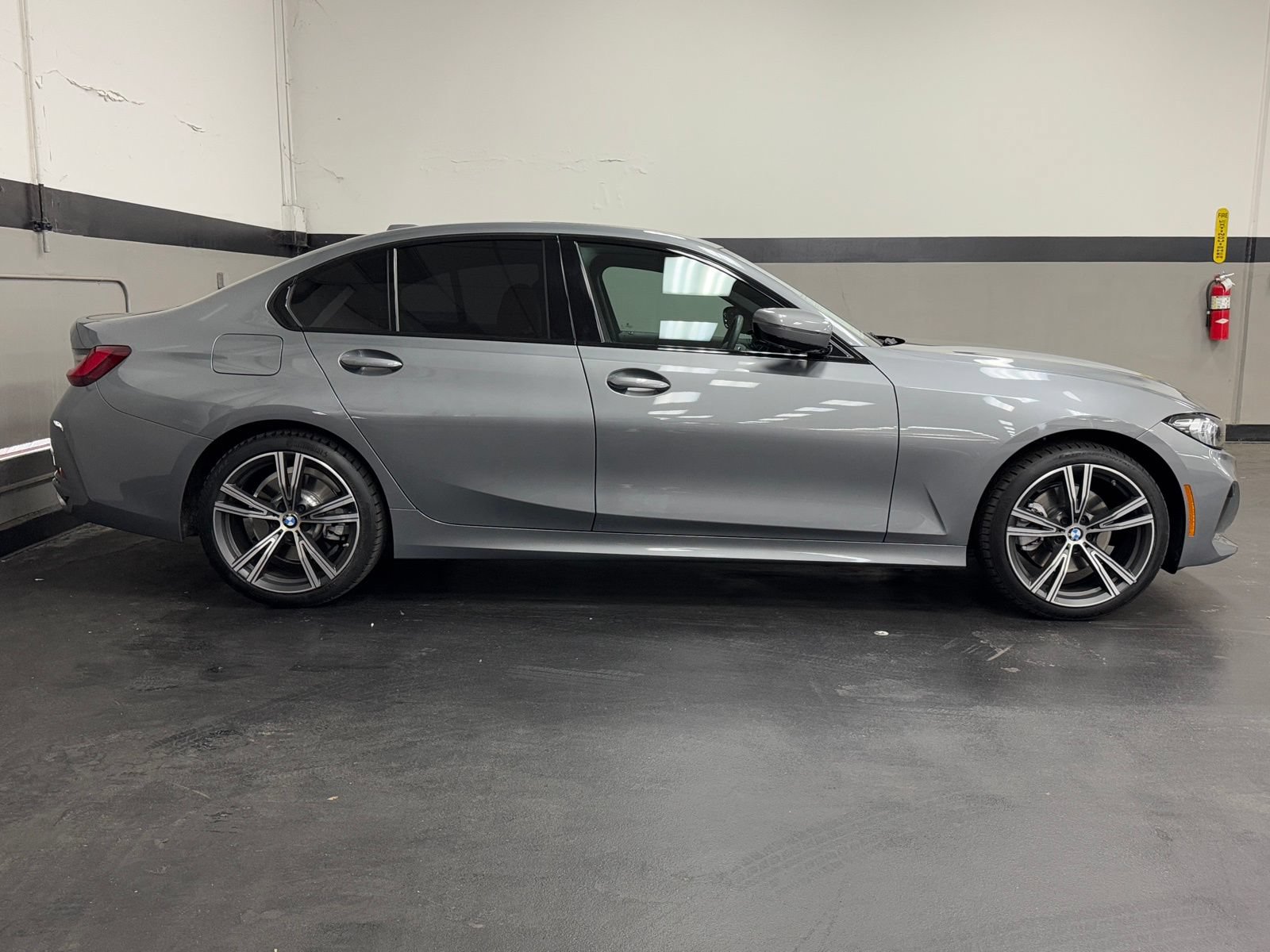 Used 2023 BMW 330i Sedan w/ Driving Assistance Package RWD image 5