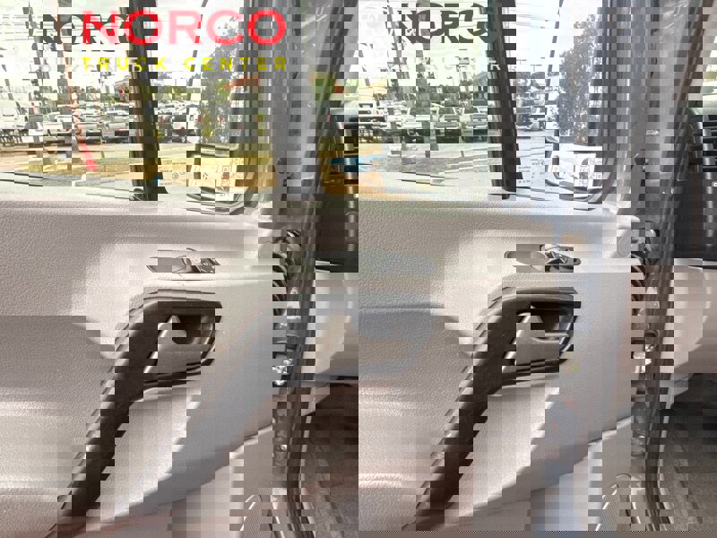 Used 2018 Mercedes-Benz Sprinter 2500 image 19