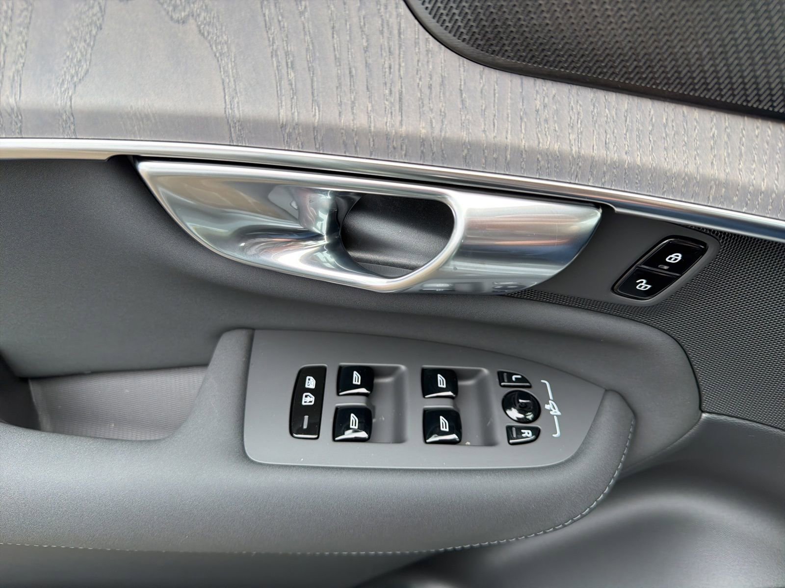 New 2026 Volvo XC90 T8 Ultra w/ Protection Package image 49