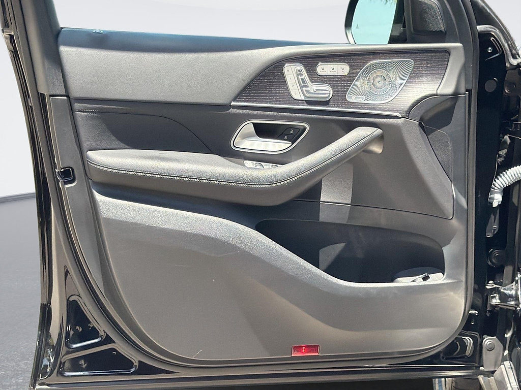 Used 2023 Mercedes-Benz GLS 580 4MATIC image 20