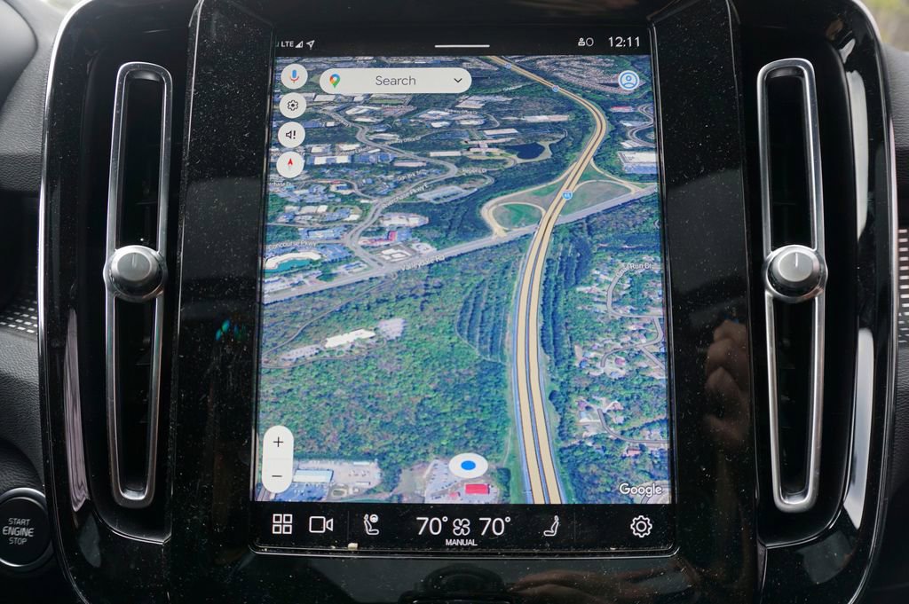 Used 2023 Volvo XC40 B4 Ultimate w/ Climate Package image 10