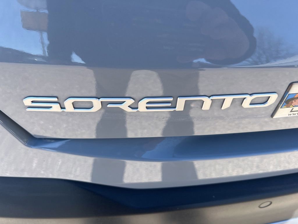 Certified 2025 Kia Sorento S image 31