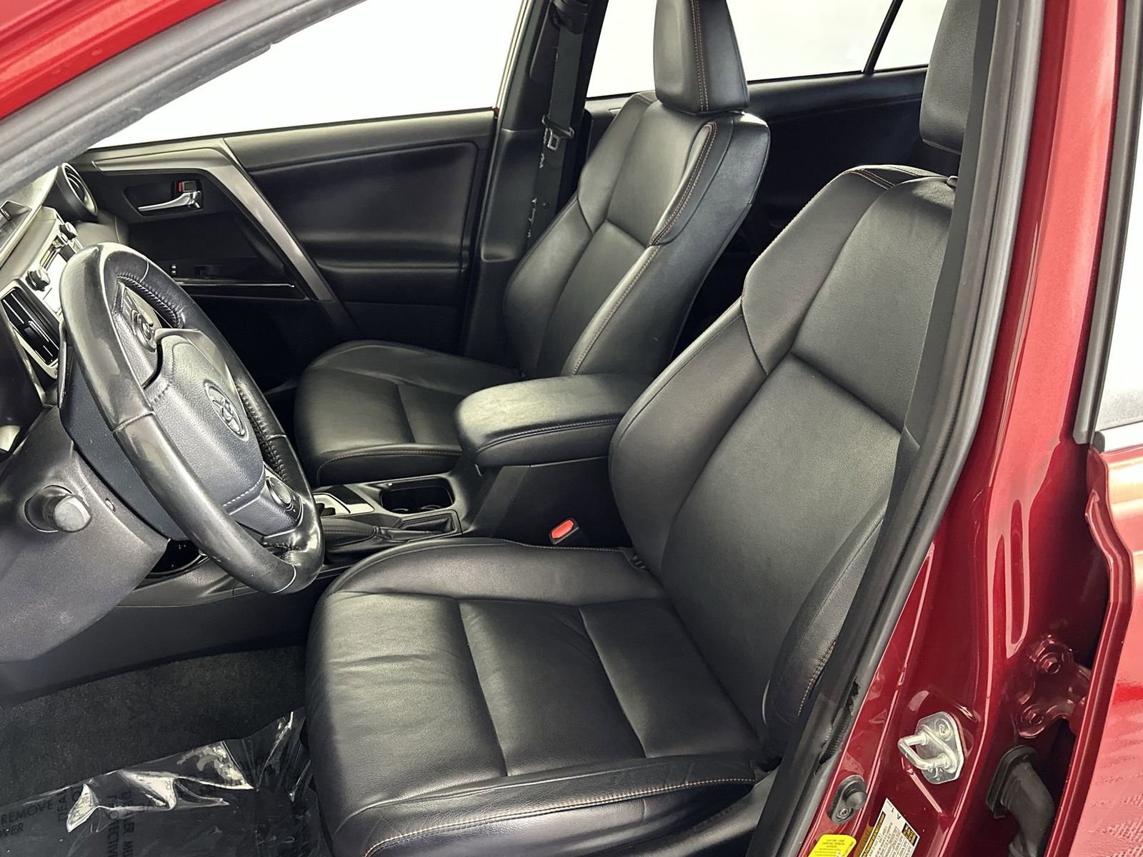 Used 2018 Toyota RAV4 SE w/ Power Extra Value Package FWD image 11