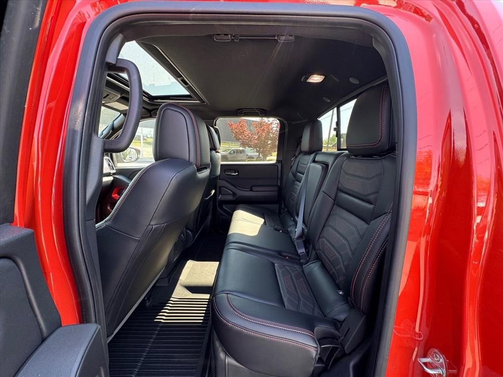 Certified 2025 Nissan Frontier PRO-4X w/ Pro Premium Package AWD/4WD image 11
