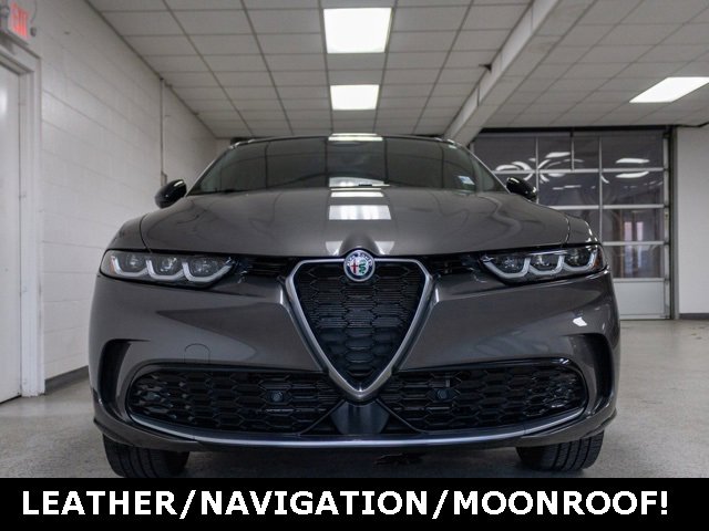 Used 2024 Alfa Romeo Tonale Ti w/ Premium Interior Package image 3