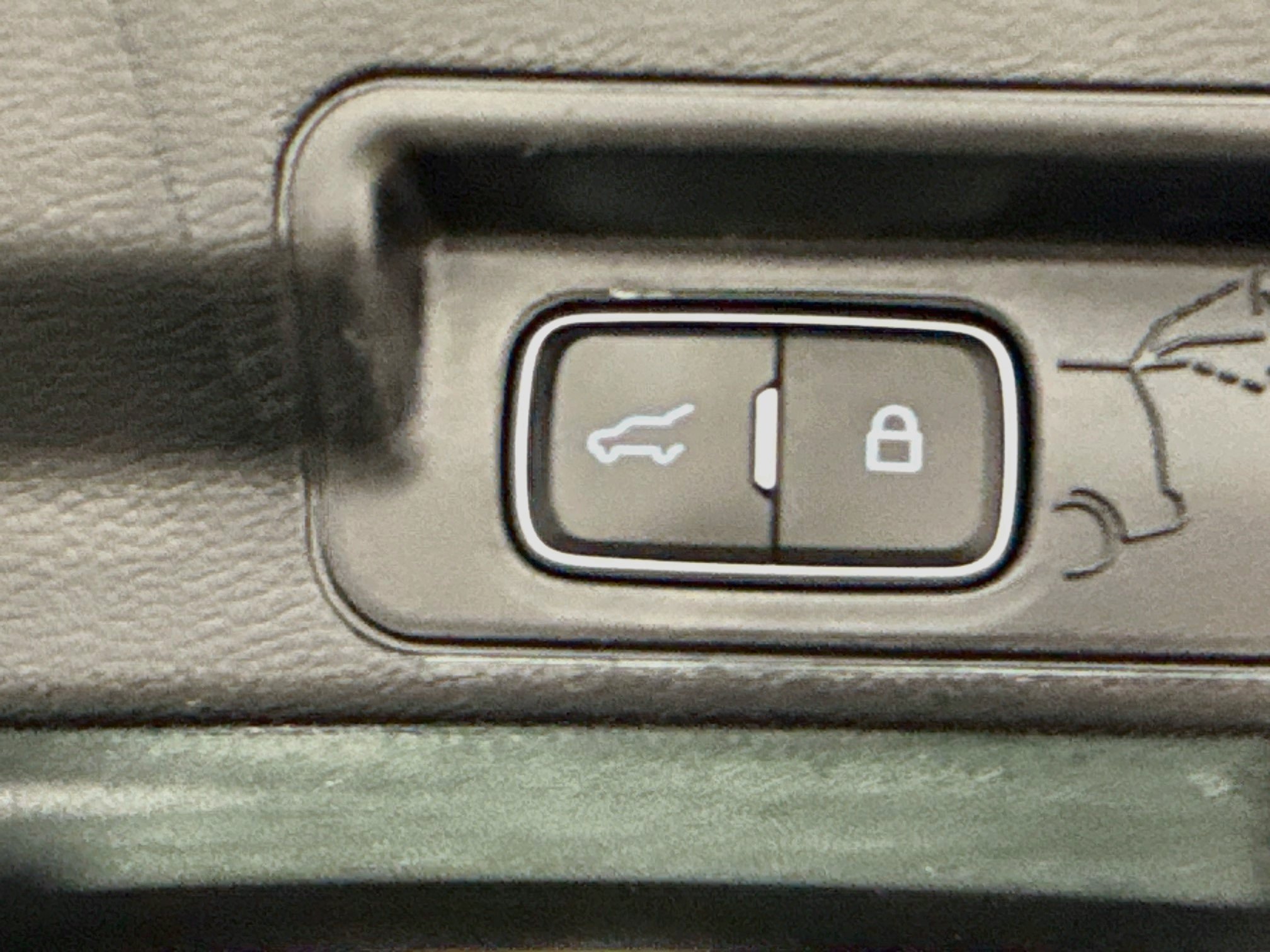 Used 2021 Ford Explorer XLT RWD image 31