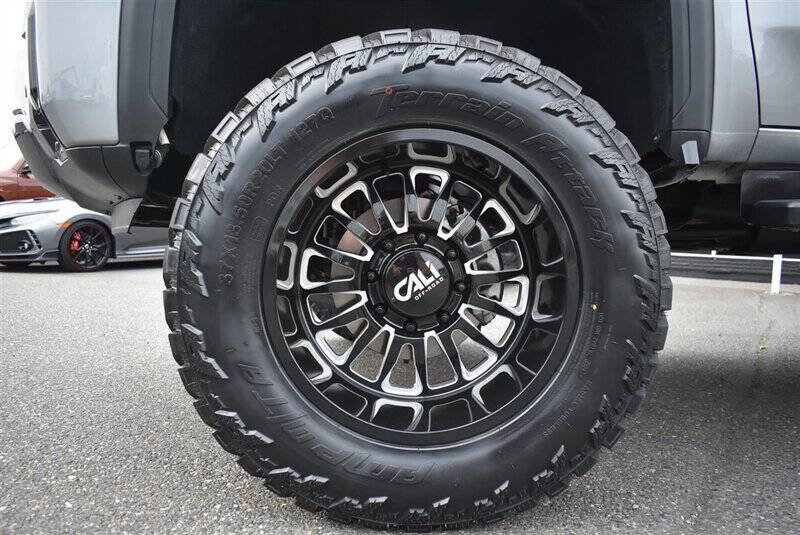 Used 2024 GMC Sierra 3500 Denali Ultimate image 10