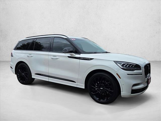 Used 2023 Lincoln Aviator Reserve w/ Equipment Group 201A image 3