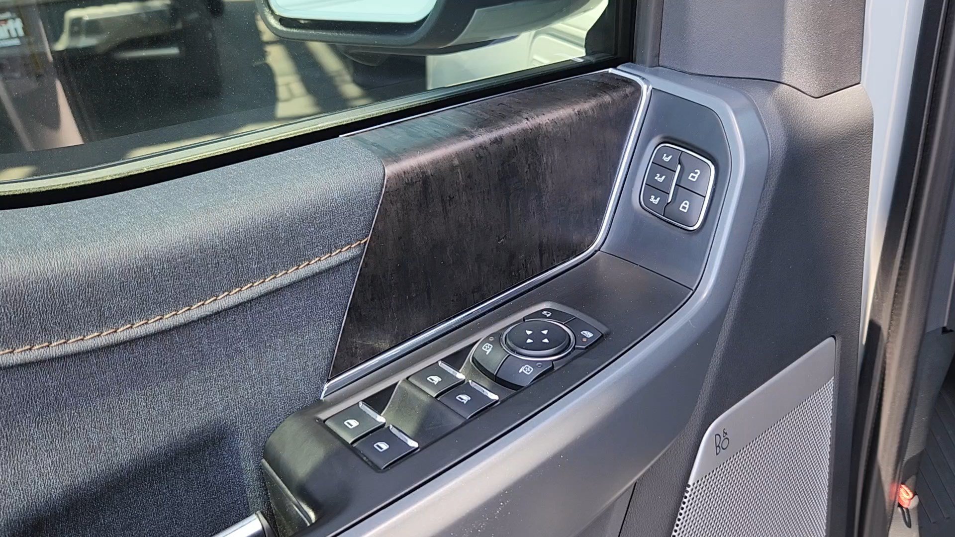 Used 2023 Ford F150 Lightning Lariat AWD/4WD image 11