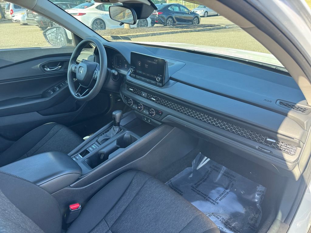 Used 2023 Honda Accord EX image 16
