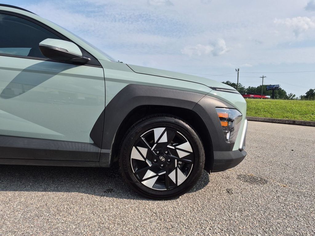Used 2025 Hyundai Kona SEL FWD image 11