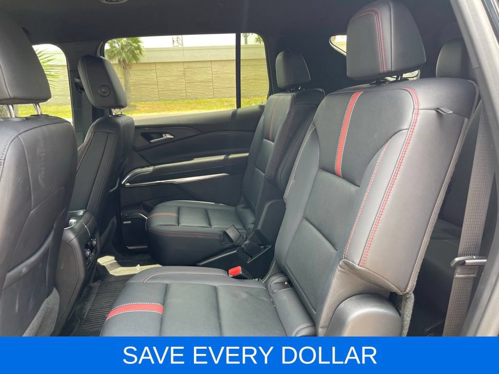 Used 2026 Chevrolet Traverse RS w/ LPO, Floor Liner Package FWD image 16