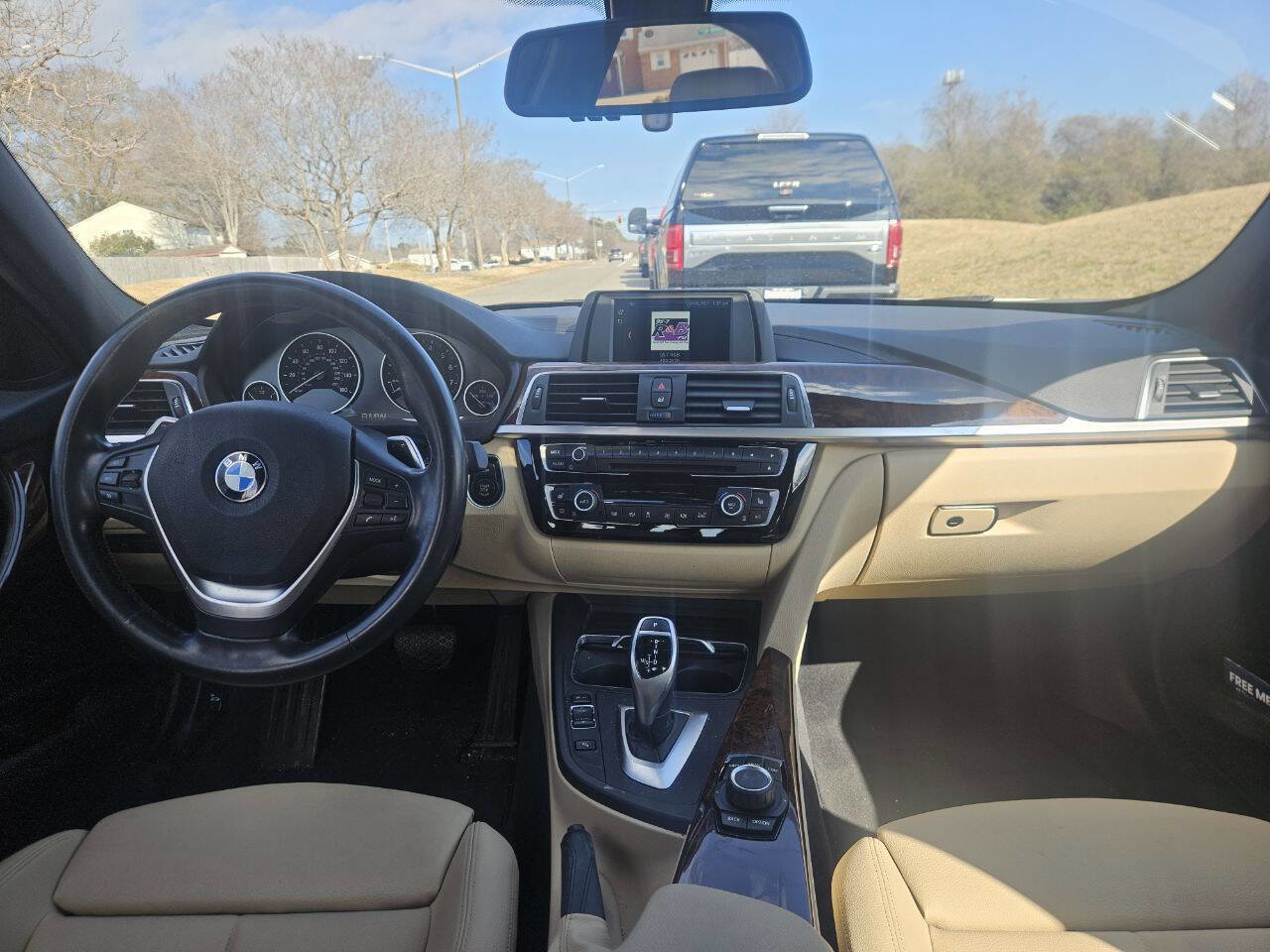 Used 2018 BMW 330i Sedan image 17