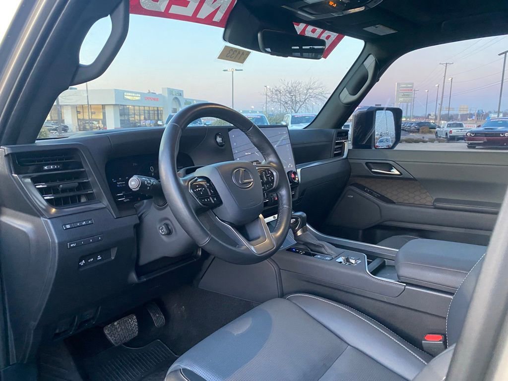 Used 2024 Lexus GX 550 w/ Accessory Package (Z1) image 10