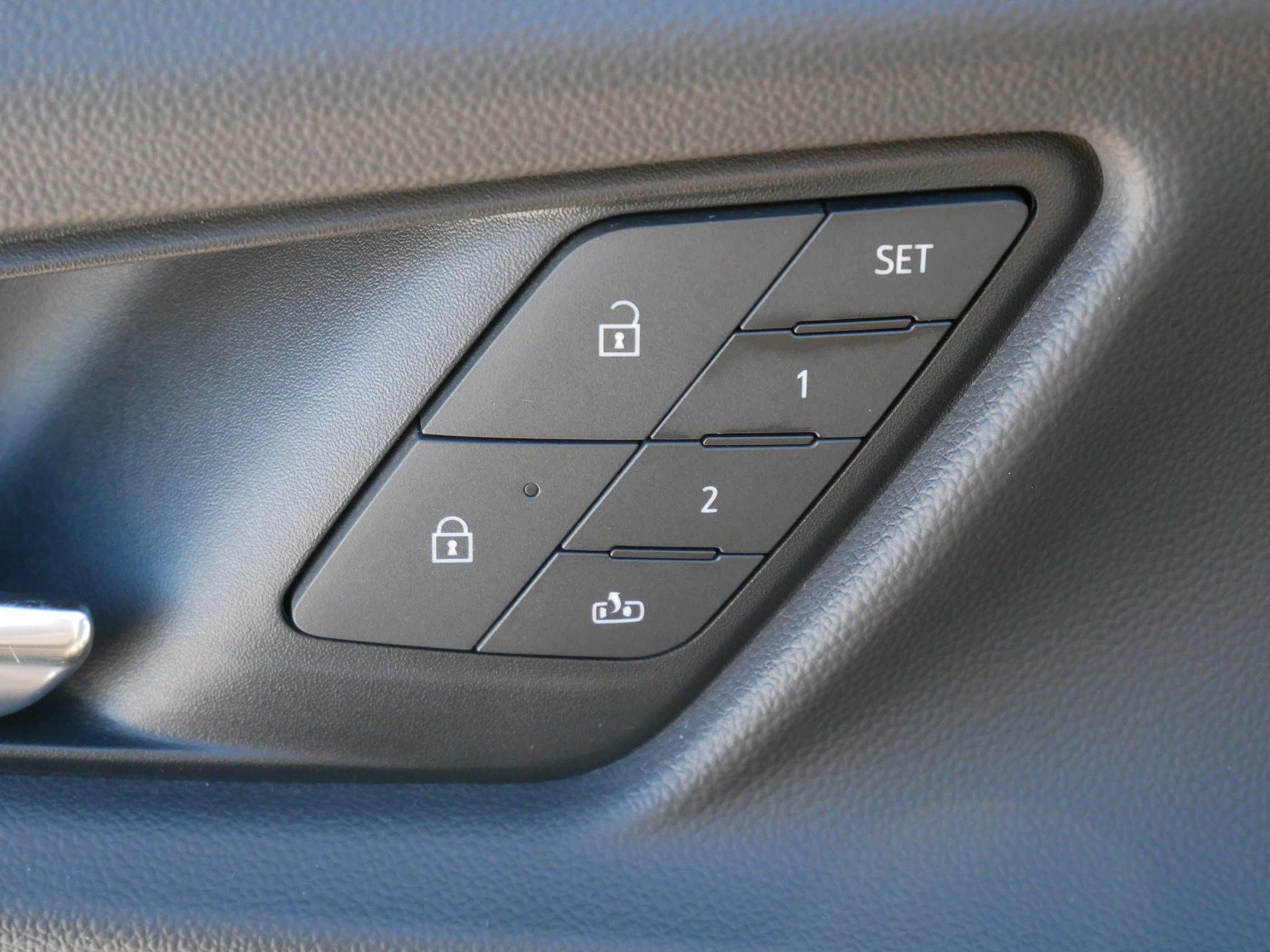 New 2026 Chevrolet Equinox ACTIV w/ Convenience Package III image 16