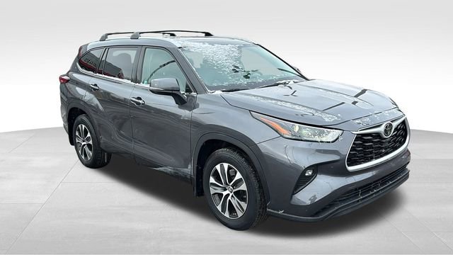 Used 2022 Toyota Highlander XLE image 28