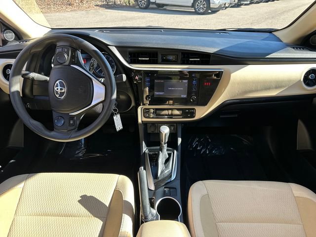 Used 2018 Toyota Corolla LE FWD image 17