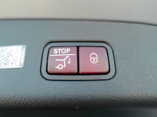 Used 2025 Mercedes-Benz GLC 300 image 28