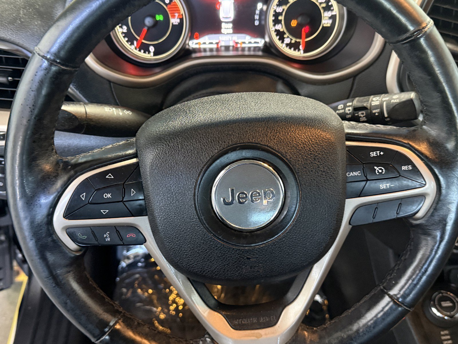 Used 2017 Jeep Cherokee Limited AWD/4WD image 21