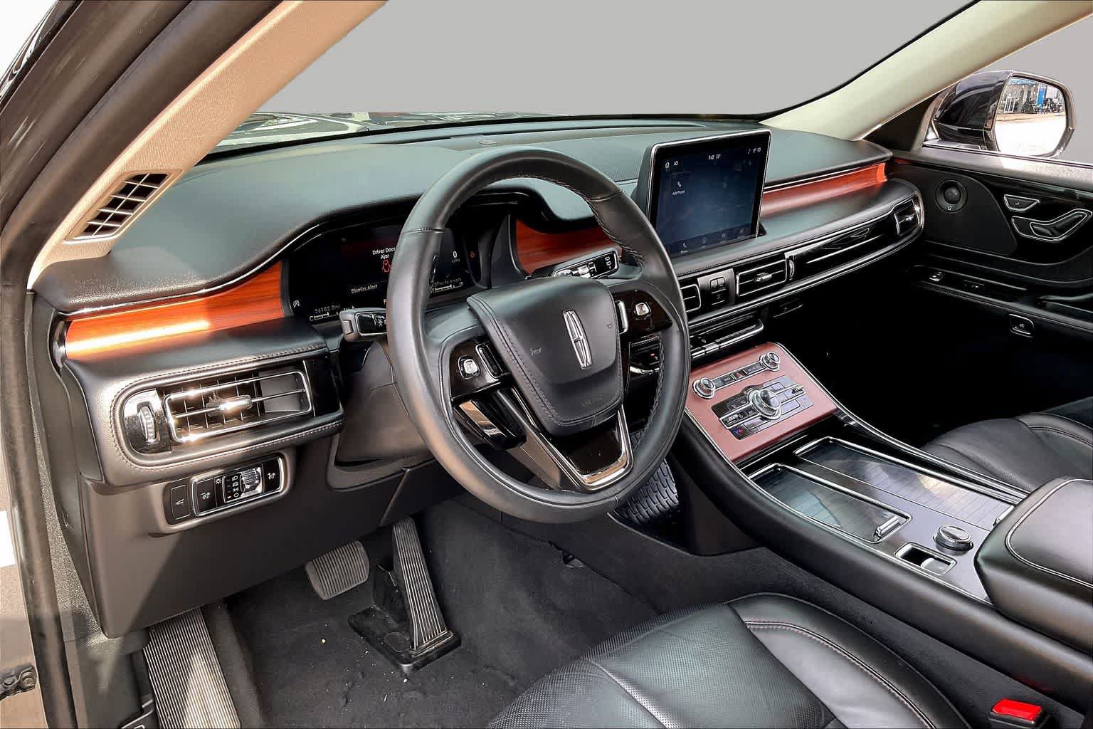 Used 2024 Lincoln Aviator Reserve AWD/4WD image 35