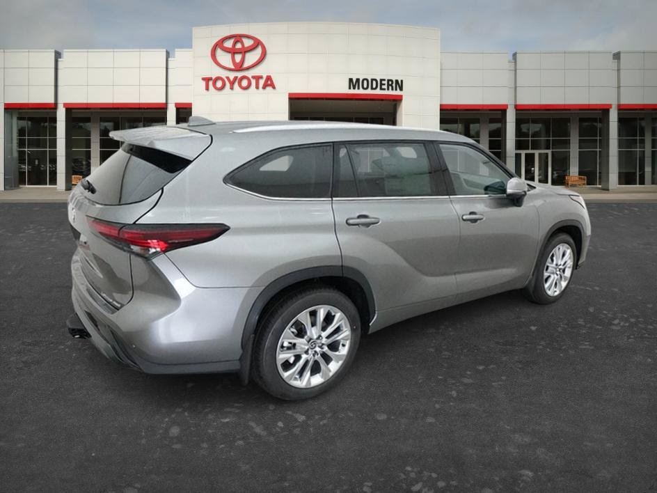 New 2026 Toyota Highlander Limited AWD/4WD image 9