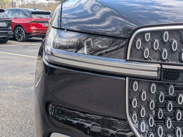 New 2026 Lincoln Navigator Reserve image 9