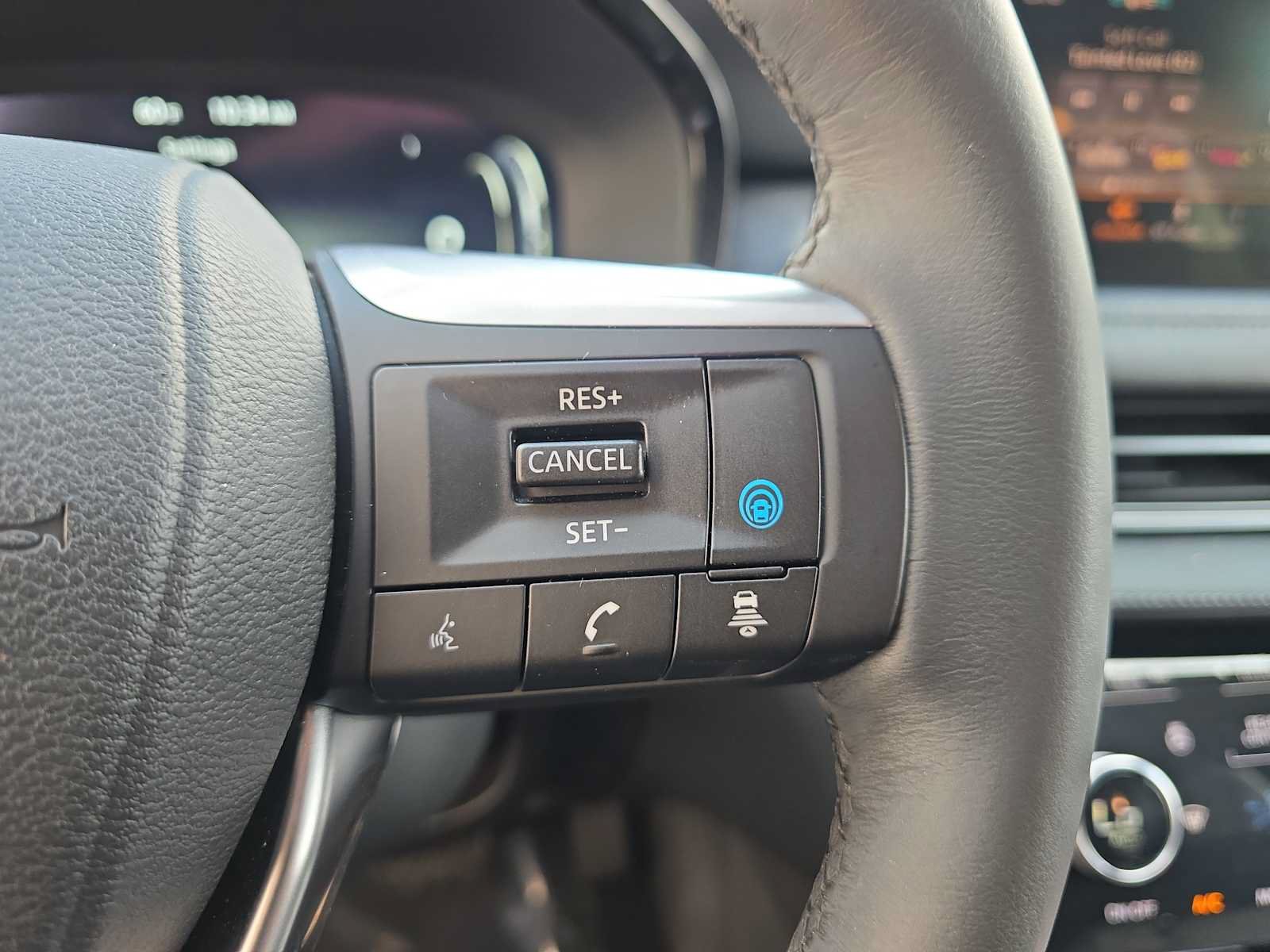 Used 2025 INFINITI QX60 Luxe FWD image 23