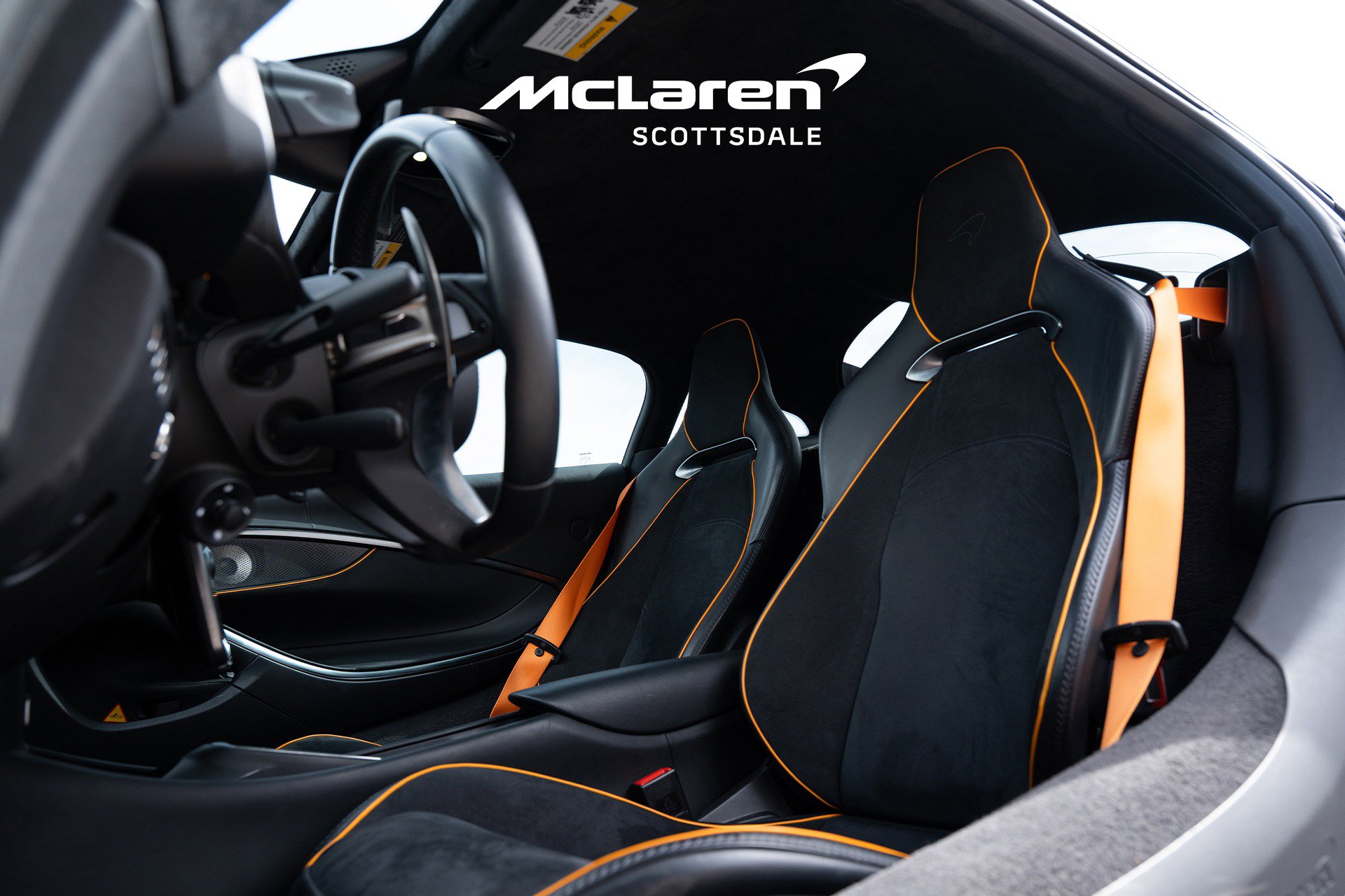 Used 2023 McLaren Artura image 18