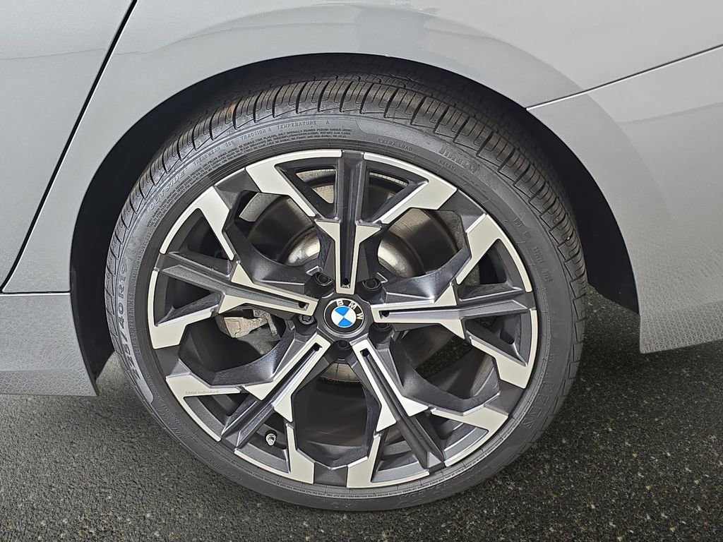 Used 2025 BMW 330i xDrive Sedan w/ Convenience Package image 37