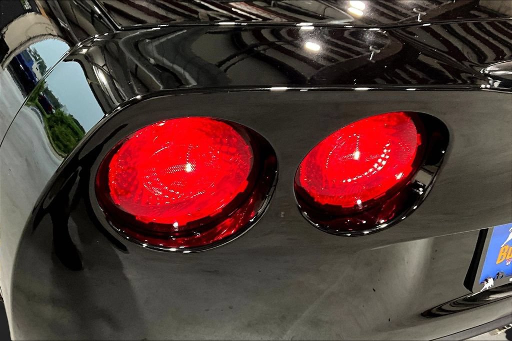 Used 2005 Chevrolet Corvette Convertible w/ Preferred Equipment Group RWD image 19