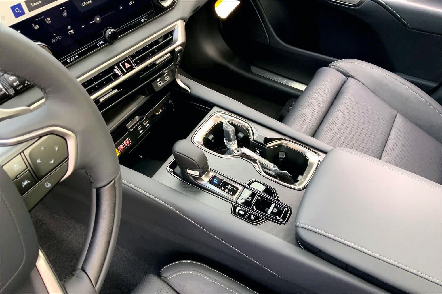 New 2026 Lexus RX 350 w/ Convenience Package AWD/4WD image 7