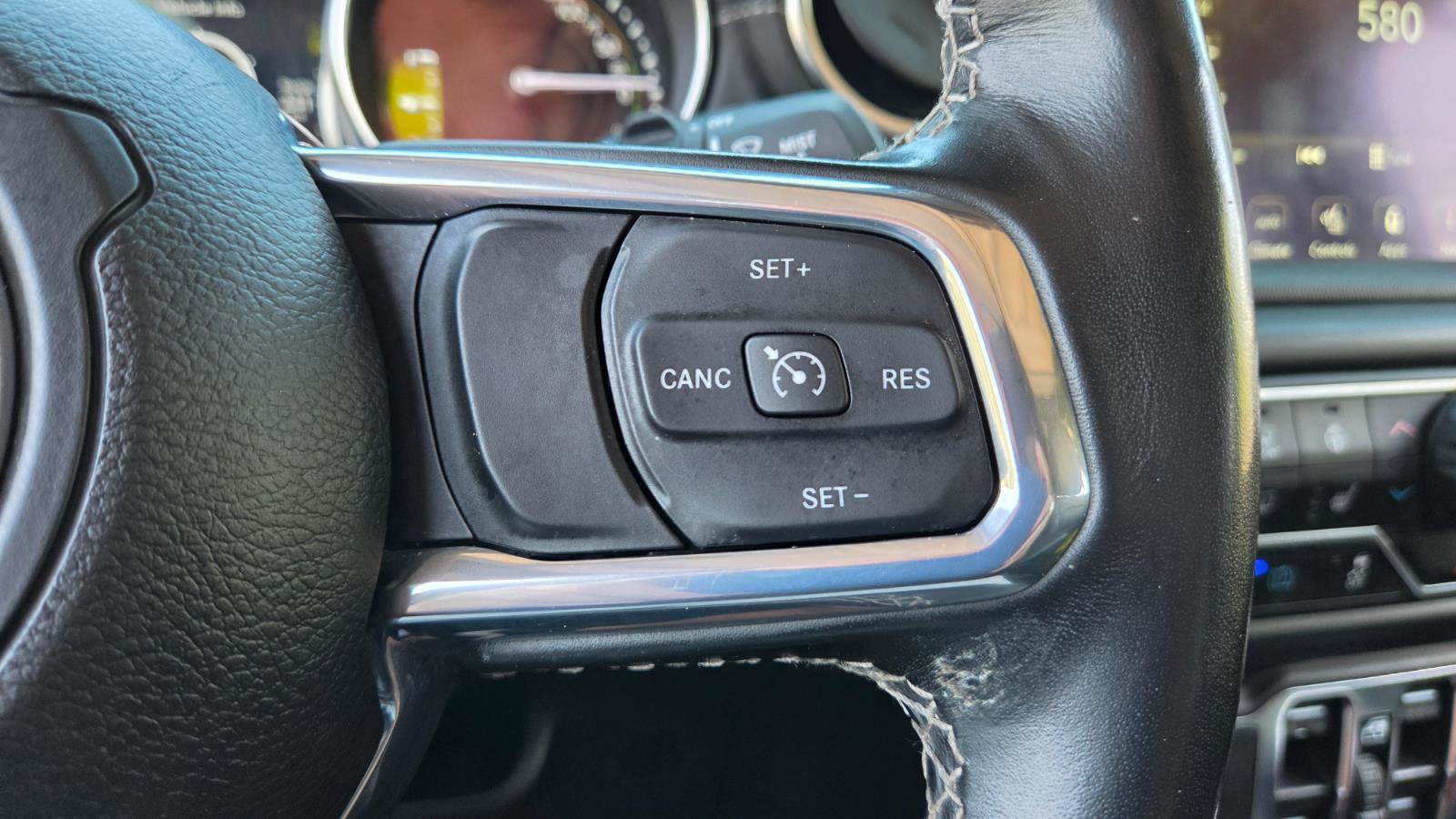 Used 2023 Jeep Wrangler Sahara w/ Cold Weather Group image 29