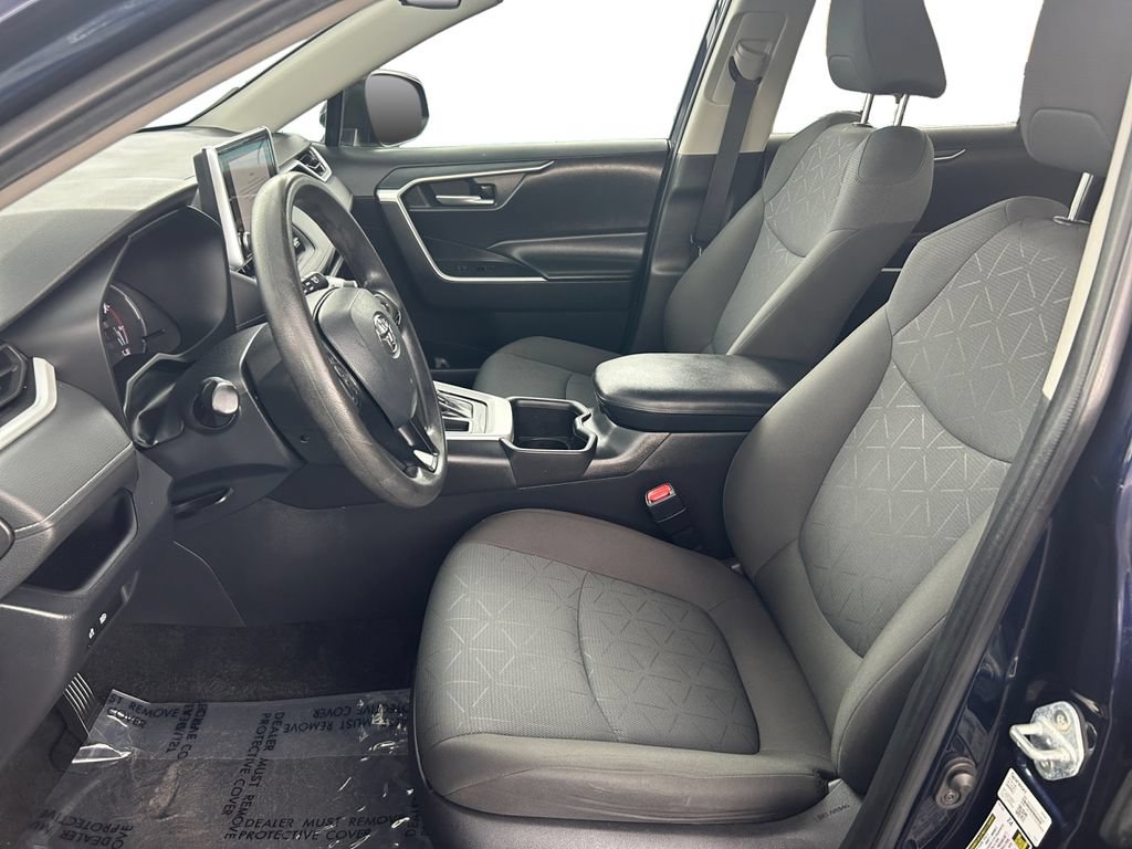 Used 2024 Toyota RAV4 XLE FWD image 25