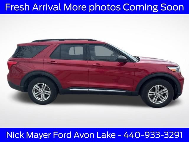 Used 2022 Ford Explorer XLT w/ Equipment Group 202A image 3