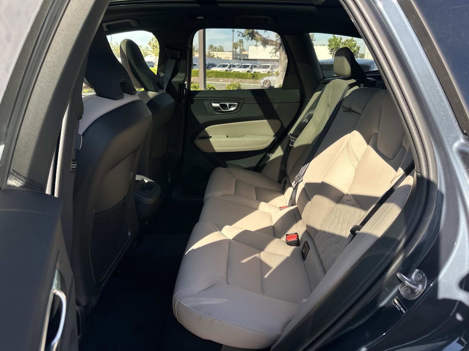 New 2026 Volvo XC60 B5 Plus w/ Climate Package AWD/4WD image 17