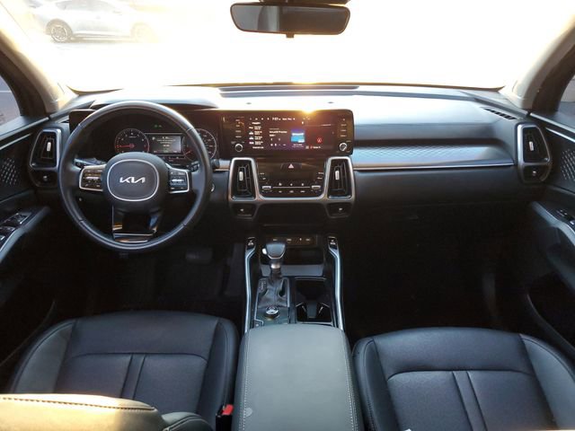Used 2023 Kia Sorento S image 11